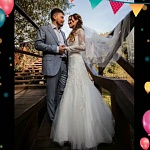 Нежная Анастасия в свадебном платье с кружевными рукавами, модель Агата. Роскошное платье из кружева и жемчуга элегантного силуэта. Фата с жемчугом по краю длиной 3 метра. 