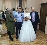 Нежная Настя в пышном белом свадебном платье ToBeBride модель PD007. Мы дополнили платье кружевным болеро с рукавом и получили сразу два образа на свадьбу.