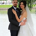 Утонченная Анна в свадебноем платье ToBeBride, модель BB372. Стильно и нежное свадебное платье для хрупких невест.