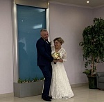 Невеста Мария в кружевном свадебном платье Люба